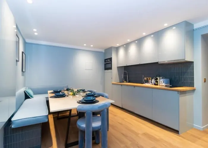 Center Of Bastille By Prestige Párizs